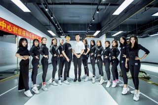 模特学校招生要求（模特学校招生要求学历附近羽毛球场地）