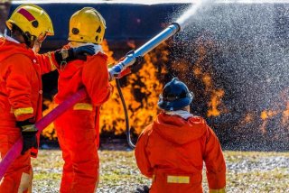 消防员的生活是怎样的，消防员平时的生活