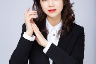 银行生活照标准照片；银行个人生活照标准例子