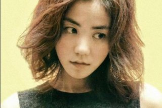 王菲近期生活照；王菲2021年近照