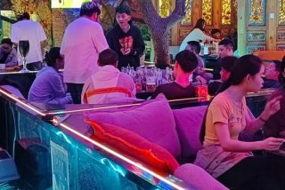 站在线，夜生活啥意思哦