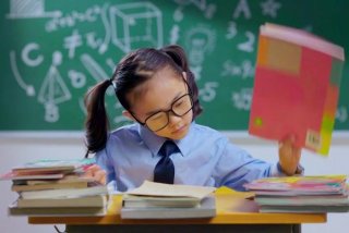 小学生学习生活视频；小学生活最新一期