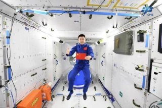 航天员太空生活画面 - 航天员太空的生活