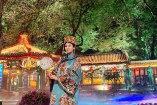 王府生活的小姐姐 - 王府生活的小姐姐是谁