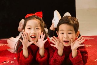 开心快乐的图片 小孩子开心快乐的图片