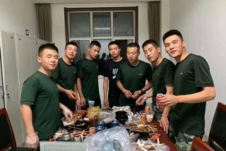 部队真实生活照；部队生活视频