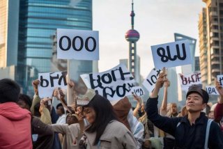 8000在上海生活够吗；8000在上海生活够吗工资多少