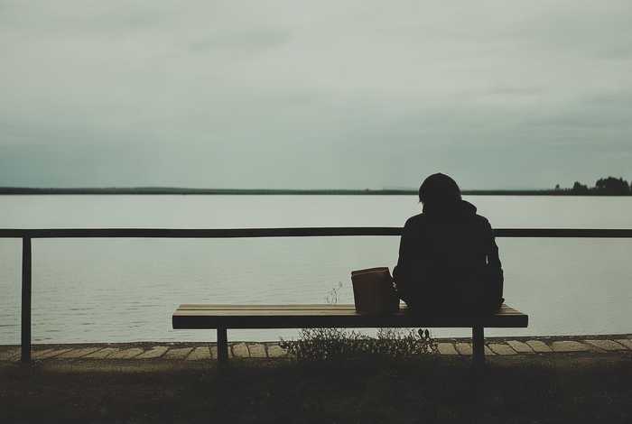 感触生活的伤感句子；感触生活的伤感句子说说