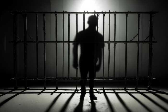 25年监禁；25年监禁是什么意思