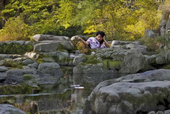 红楼梦红玉靠什么改变自己的生活，红楼梦的玉是谁变的