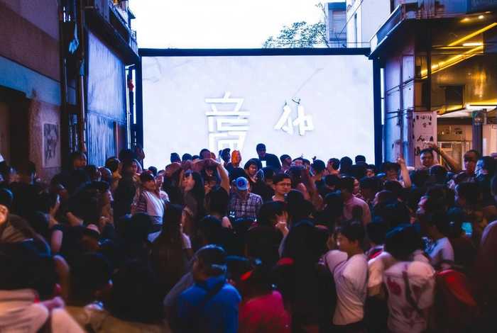 电视剧艰难生活免费观看 电视剧艰难生活免费观看全集