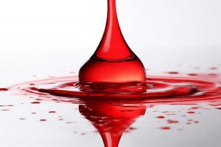 出鲜红色血，出鲜红色血一点又没了