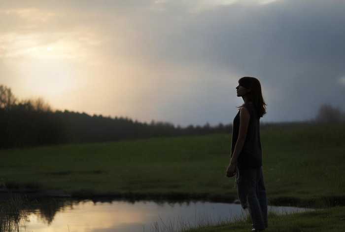 不管生活有多苦下一句，不管生活有多苦下一句怎么说