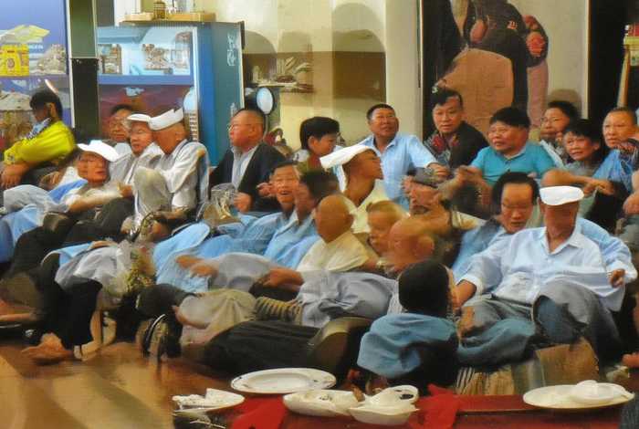 蜂鸟生活习性100字左右;蜂鸟的生活环境是什么 蜂鸟生活习性100字左右;蜂鸟的生活环境是什么