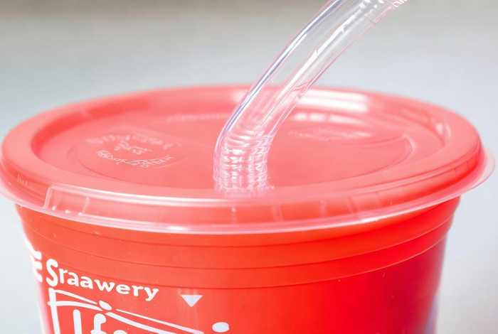 草莓生活水杯吸管怎么安 草莓生活塑料杯吸管怎么安装
