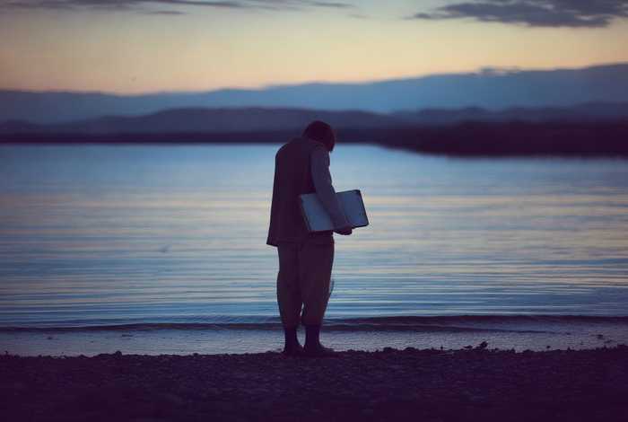 假如生活抛弃了你下一句；假如生活抛弃了你下一句怎么接