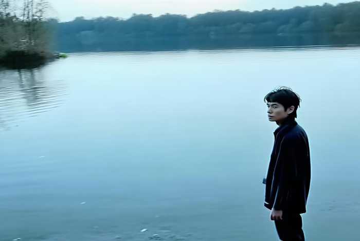 李健的声音；李健的声音特点