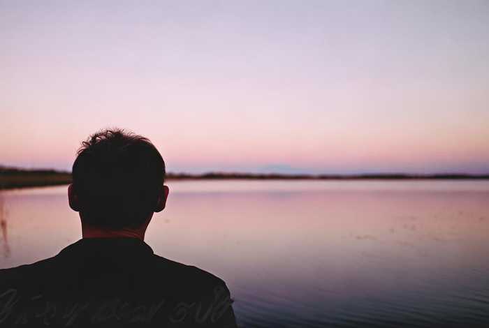 假如生活欺骗了你配乐背景视频 假如生活欺骗了你配乐背景视频下载