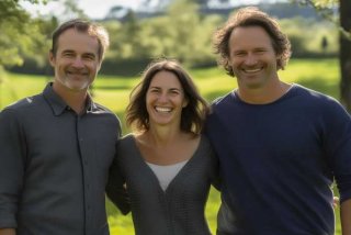 两男一女友谊（两男一女友谊背景）