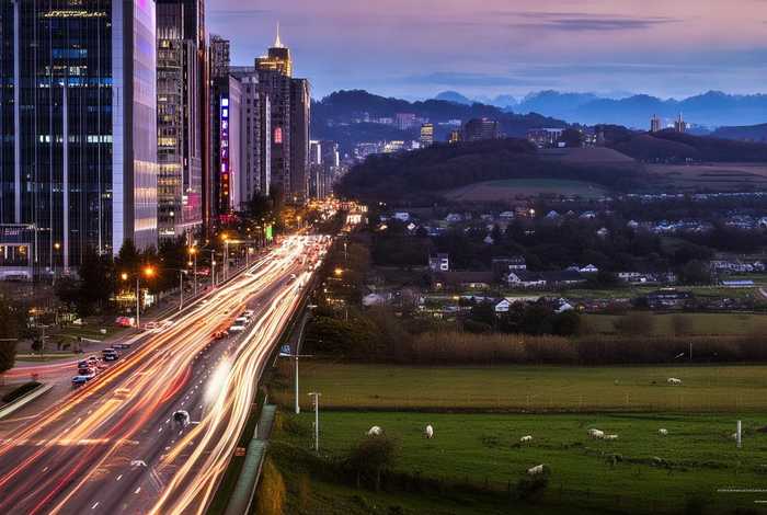 城市生活与乡村生活对比英语作文，城市生活与乡村生活对比英语作文初一