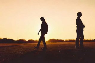 分手了就不要去打扰别人的生活 - 分手就不应该打扰彼此的生活