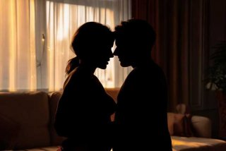 夫妻生活为什么女人把屁股但高；为什么女生屁股变大