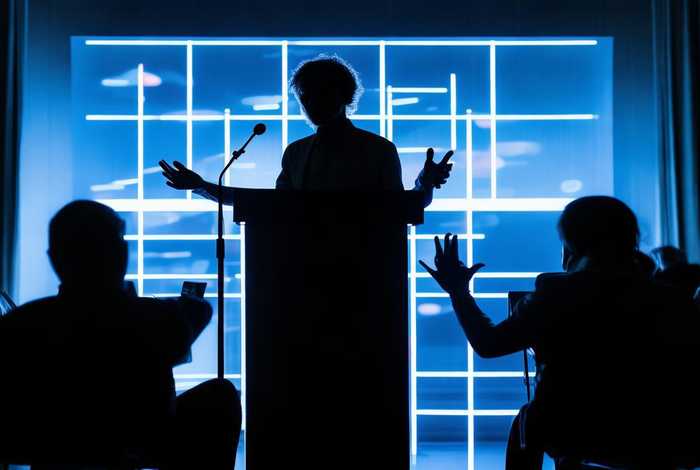 对组织生活会的点评表态发言简短（对组织生活会的点评表态发言简短精辟）