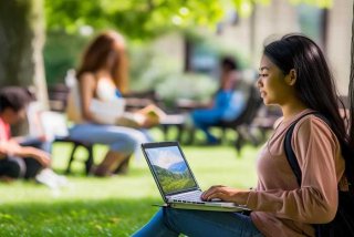 关于大学生活的英语作文120字、关于大学生活的英语作文120字带翻译