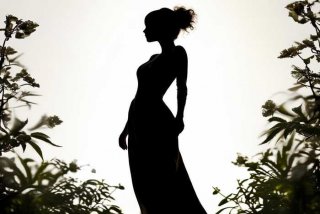 关婷娜身高多少体重多少 - 关婷娜身高体重多少呢