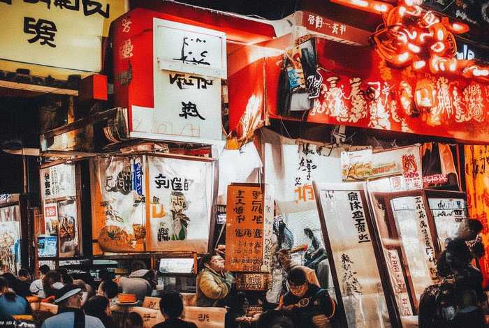 蜂鸟的生活习性50字;蜂鸟的特点和生活特征 蜂鸟的生活习性50字;蜂鸟的特点和生活特征