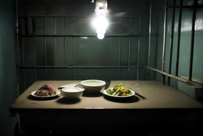 监狱的真实生活一日三餐（2020监狱的真实生活经历知乎）