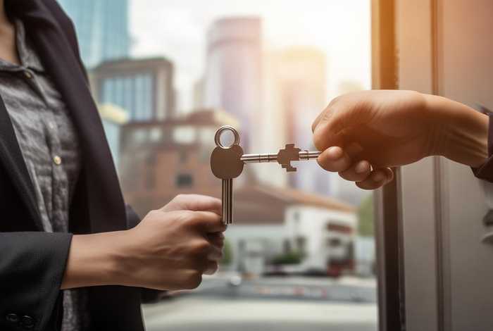 改变某人的生活英语怎么说；改变某人的生活英语怎么说短语