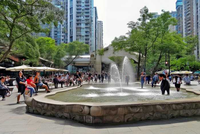 成都阳光新生活广场（成都阳光新生活广场首创爱这城物业服务电话）