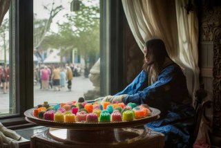 宫里的生活很苦,所以要吃甜食，宫里的日常生活