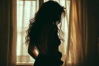 爱情小视频；爱情小视频伤感女人背影