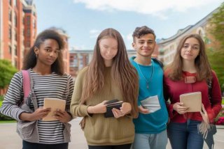 大学生一个月多少生活费合适；大学生一个月生活费多少算合适