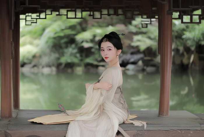 黄蓉的生平和主要事迹、黄蓉的生平简介