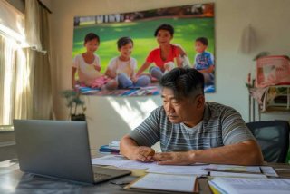 《保险让生活更美好》，倪朗 《保险让生活更美好》