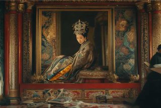 慈禧太后的奢侈生活对清朝财政的影响；慈禧太后对清朝历史的影响