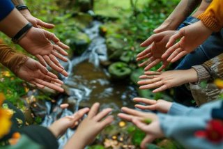 感恩生活中遇见的每一个人,给过帮助的人；感恩生活中遇见的每一个人,给过帮助的人说说