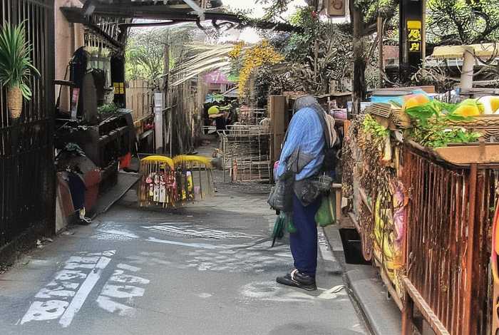 联系生活实际写一写军神的读后感（军神读后感400字作文联系生活实际）