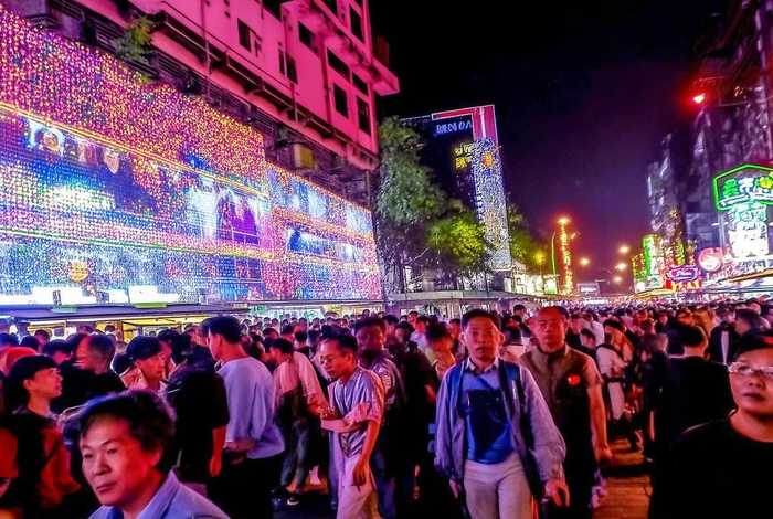 成都夜生活论坛最新消息；成都夜生活论坛最新消息视频