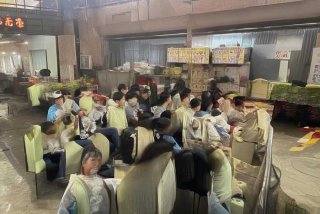 东北虎的生活习性100字左右；东北虎的生活环境和食性