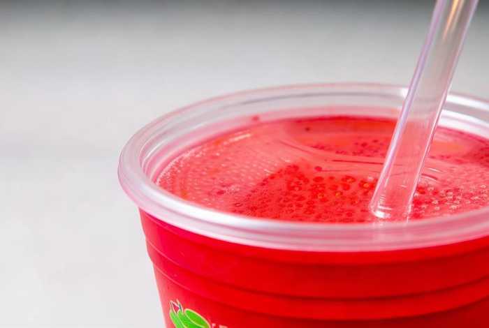 草莓生活水杯吸管怎么安 草莓生活塑料杯吸管怎么安装