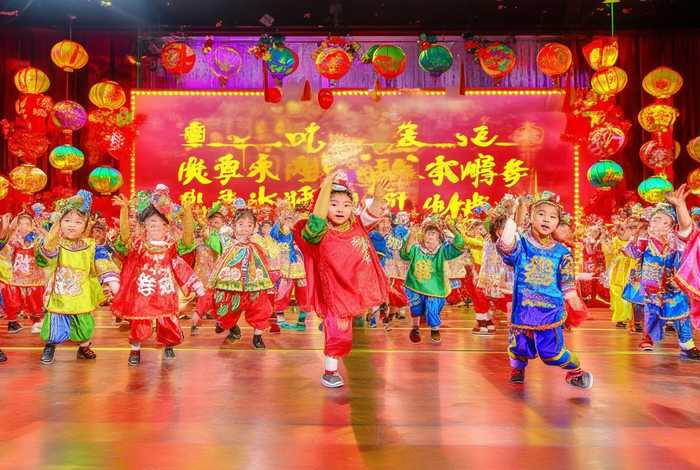 辽阳生活频道，辽阳生活频道2025年少儿春晚吉祥娃娃节目