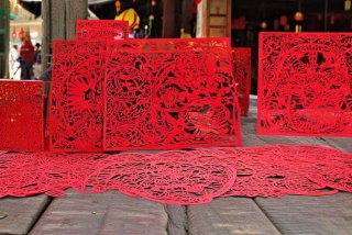 剪纸在生活中的应用论文（剪纸在生活中的应用论文怎么写）