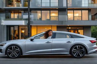 奥迪车日常生活照女生，奥迪车坐着生活照