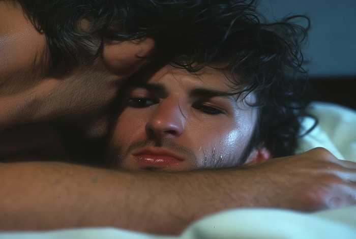 夫妻生活动作剧烈会导致大便出血吗、同房动作剧烈会导致大量出血吗