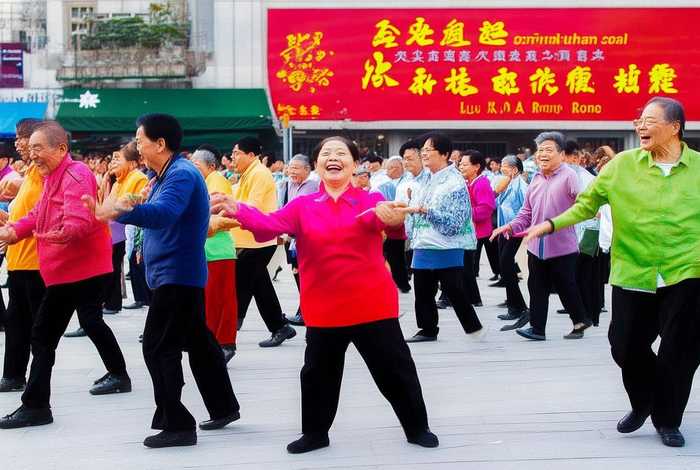 广场舞祝寿歌刘荣原版（刘荣广场舞《祝寿歌》原创附正反面口令教学）