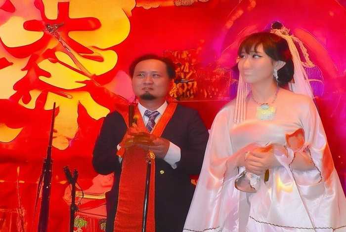 什么的田野填合适的词；什么的田野填上合适的词语,然后写出生动的句子